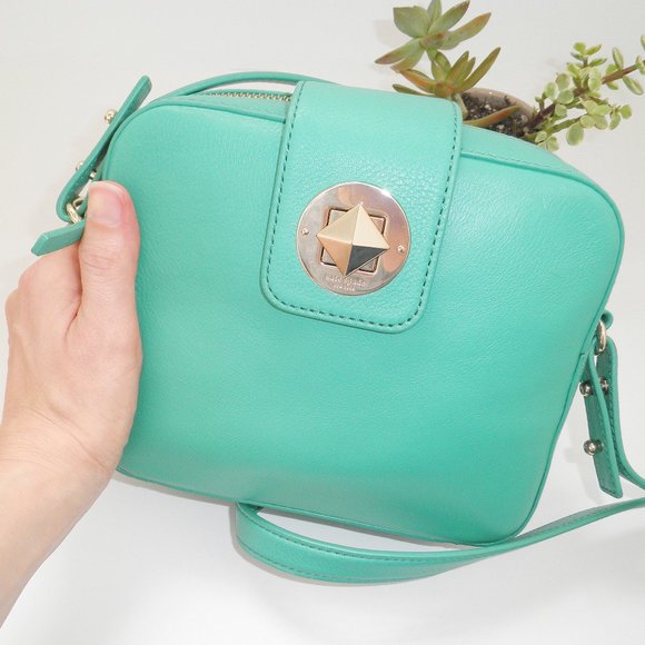 kate spade Handbags - Kate Spade Isla Mint Green Crossbody Camera Bag